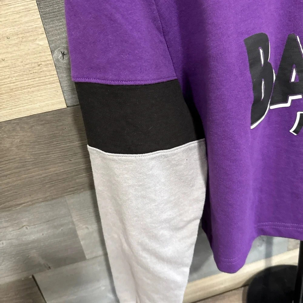 Batman SM Junior's Logo Kanji Color Block Purple Long Sleeve Cropped‎ Sweatshirt